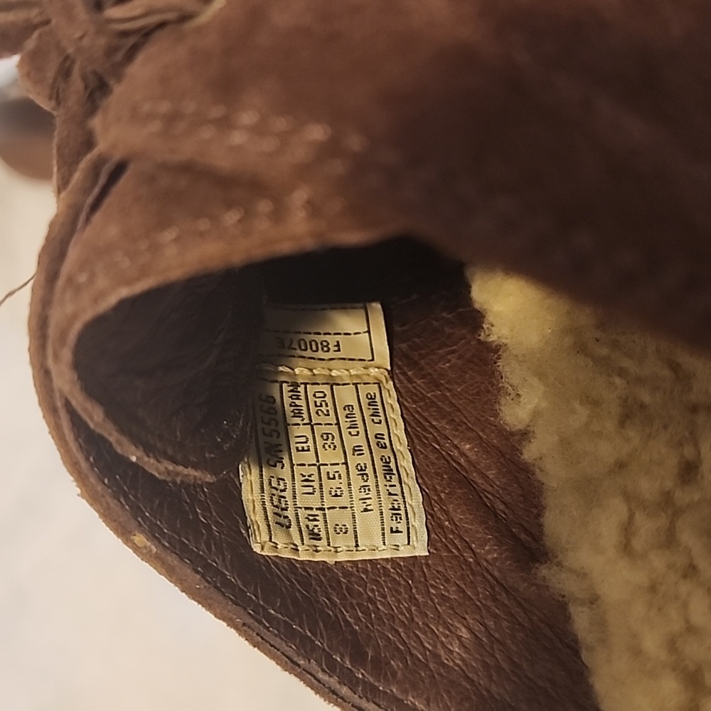 Ugg Clogs. - image 6